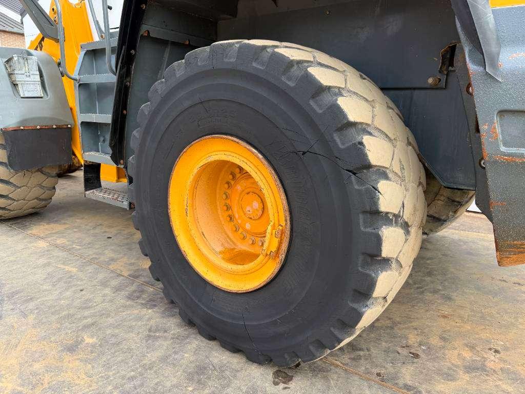 Liebherr L580 - Automatic Greasing / Heated Seat Photo 22