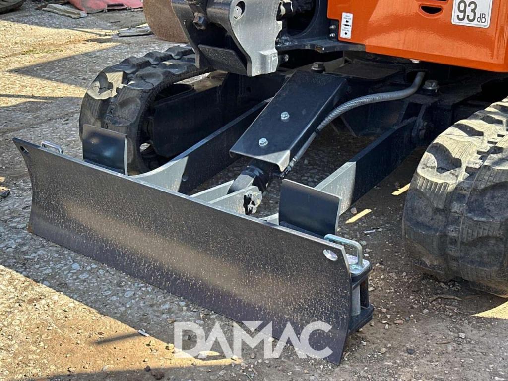 Hitachi ZX19U Photo 13