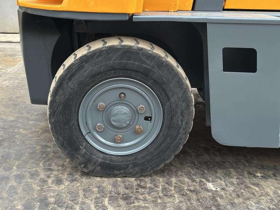 TCM FD70Z8 4x2 Photo 3
