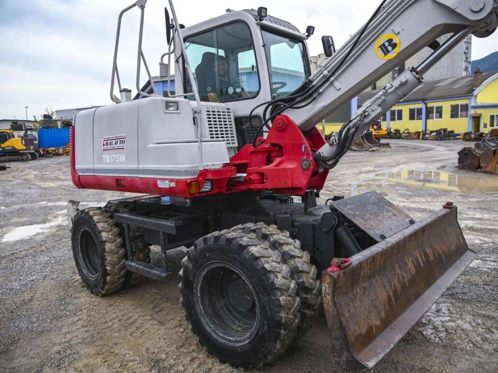 Takeuchi TB175W Photo 15