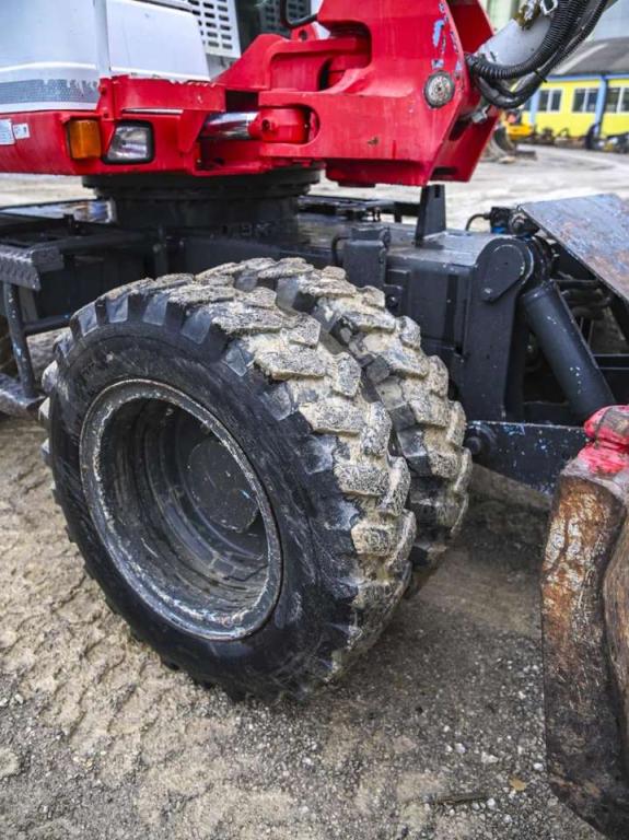 Takeuchi TB175W Photo 19