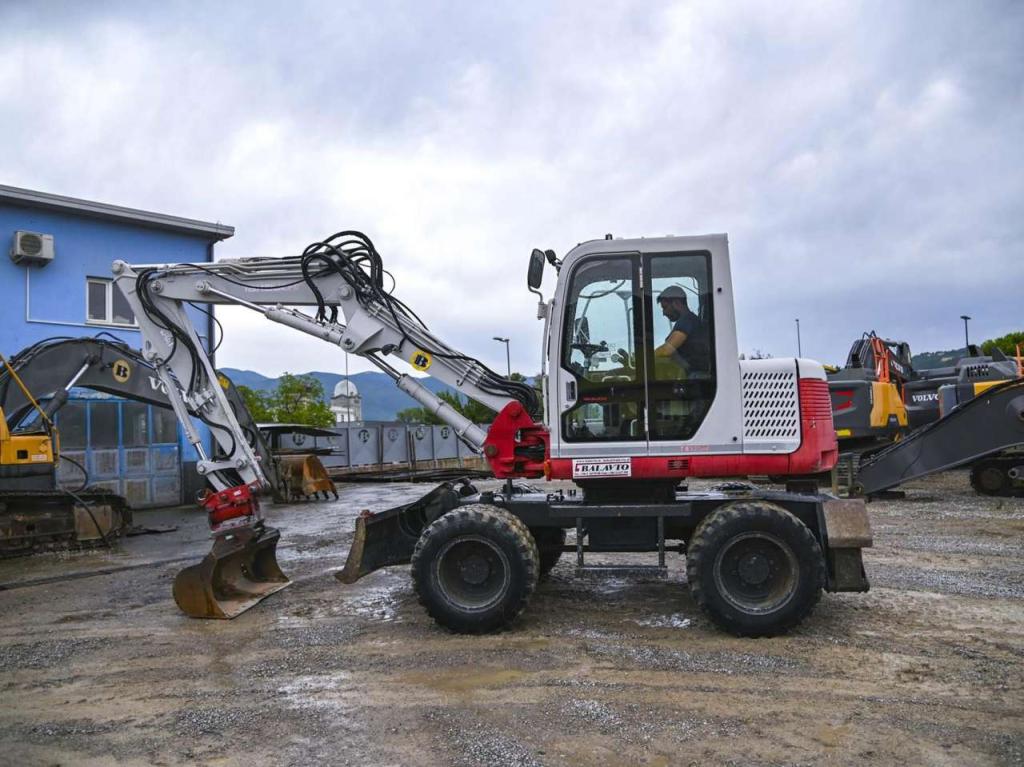Takeuchi TB175W Photo 3