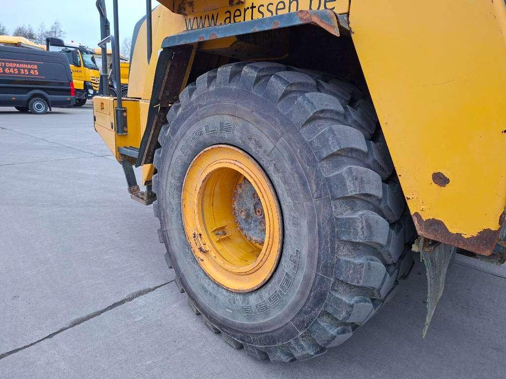 Komatsu HM 300-3 Photo 21