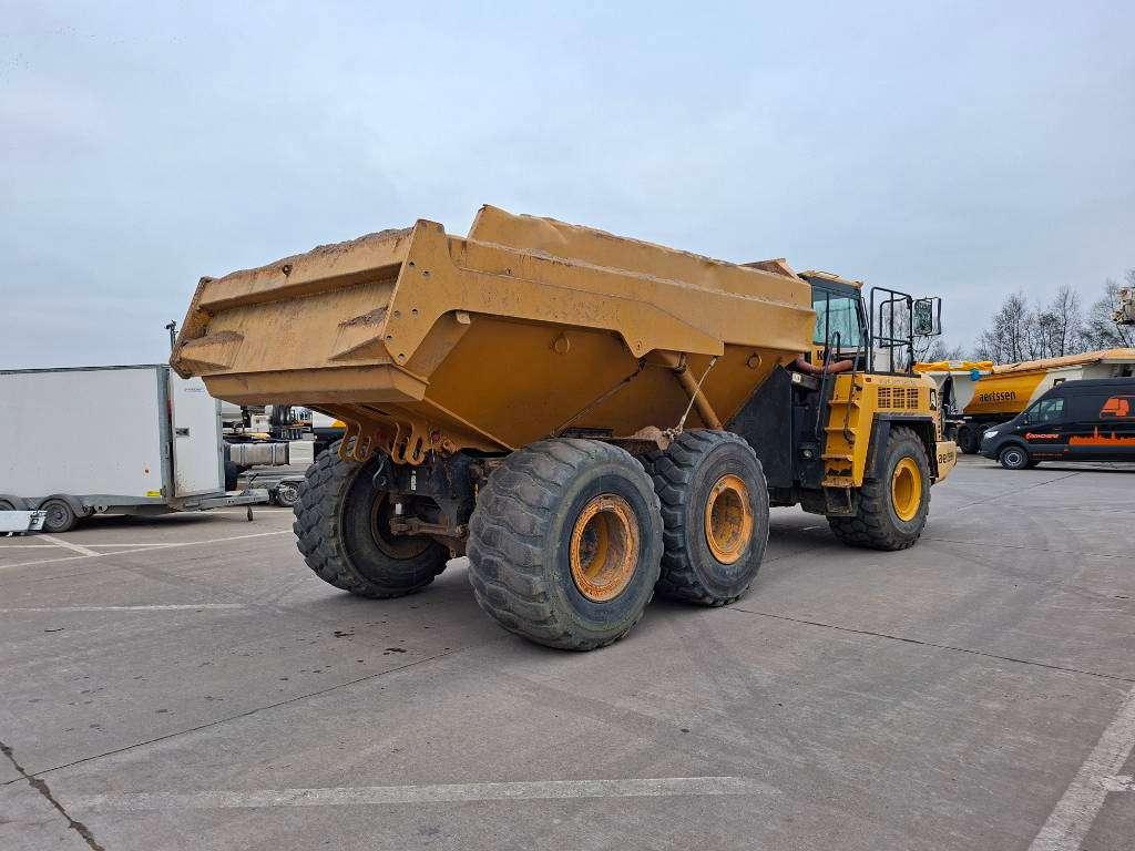 Komatsu HM 300-3 Photo 6