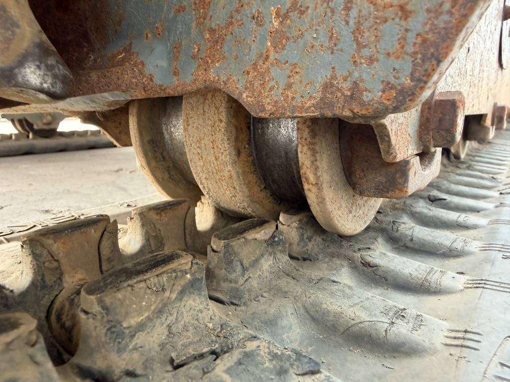 Takeuchi TB230 Photo 30