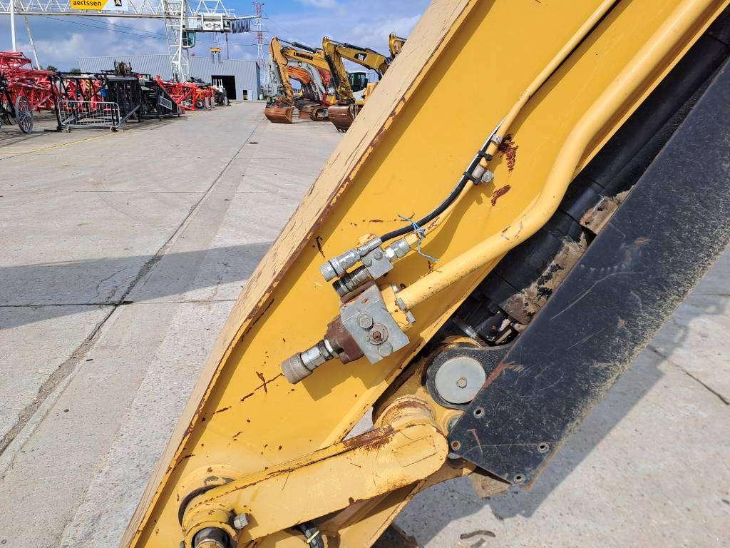 Caterpillar 330DL UHD Photo 10