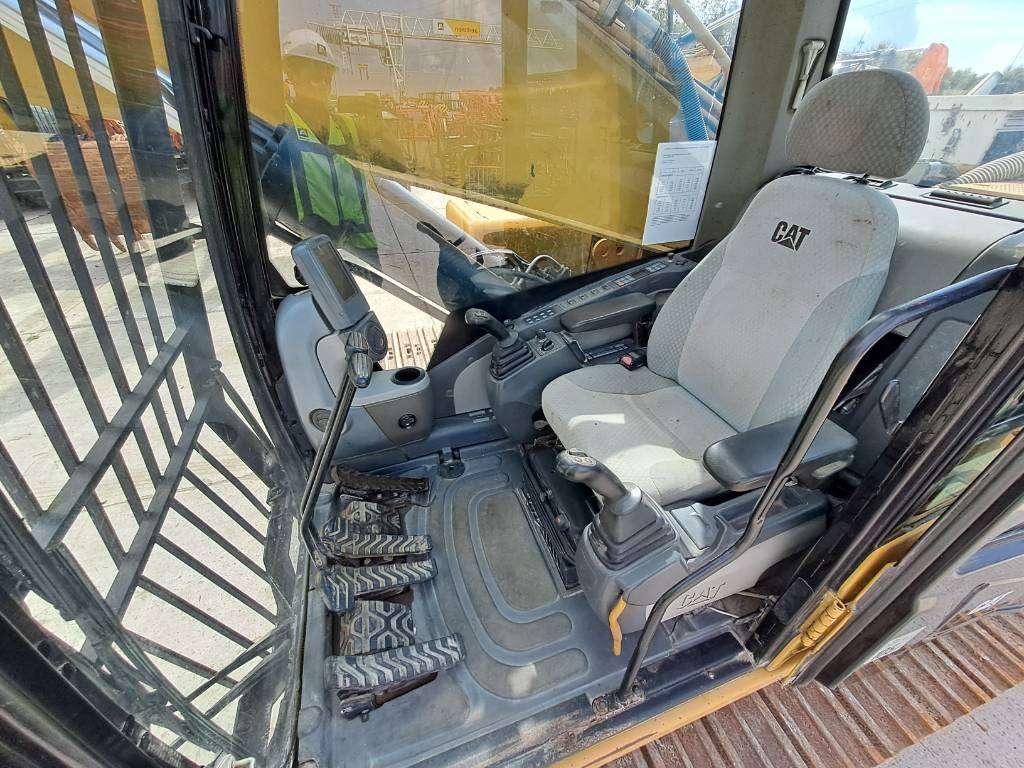 Caterpillar 330DL UHD Photo 21