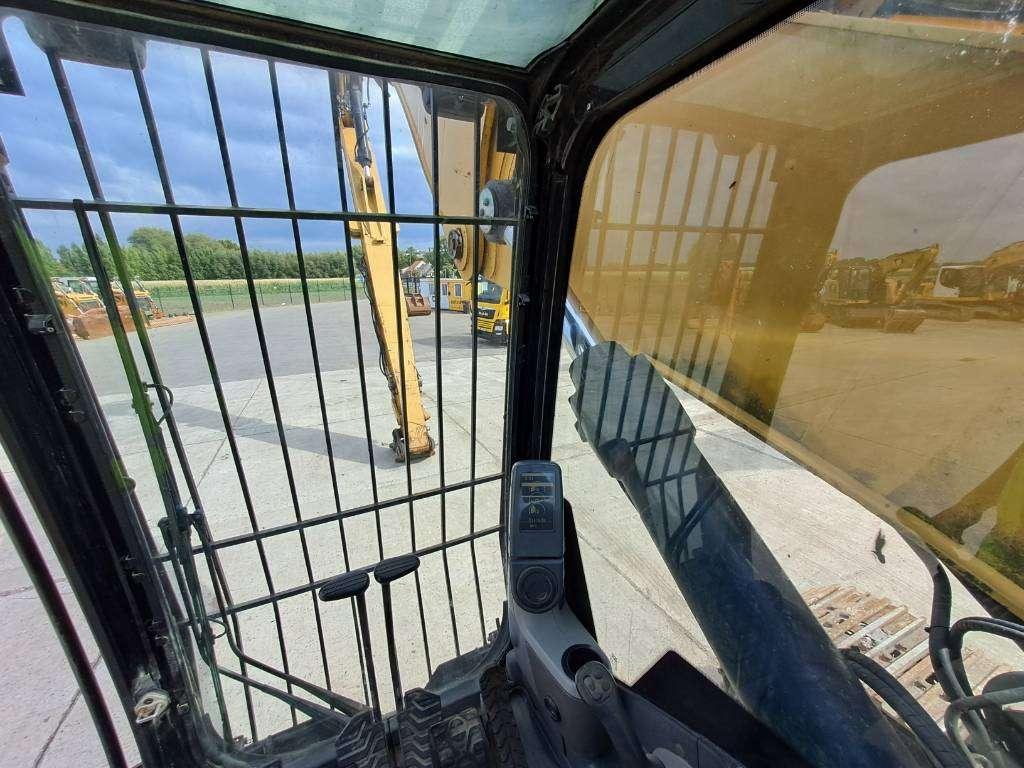 Caterpillar 330DL UHD Photo 23