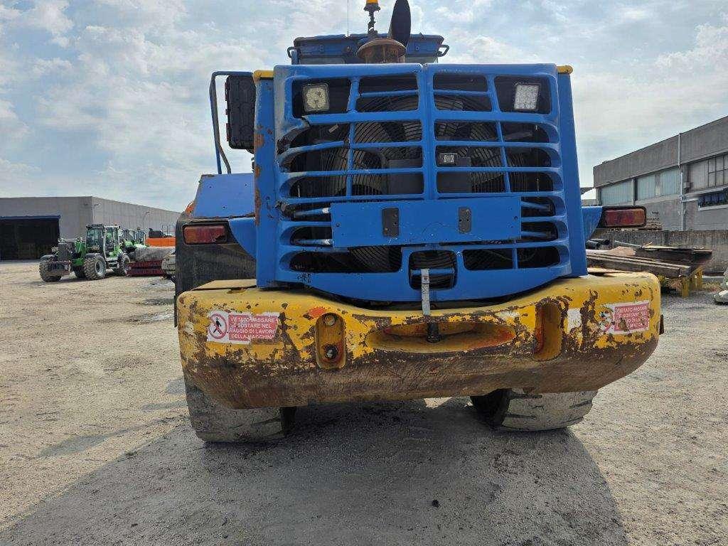 Hitachi ZW310 Photo 7