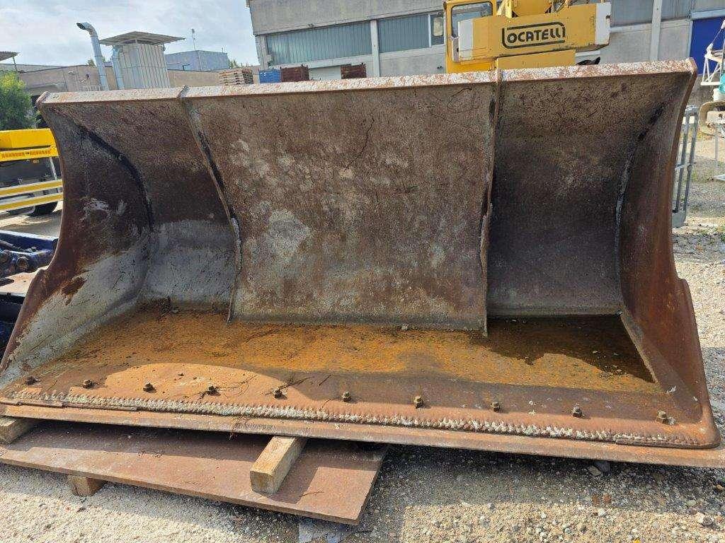 Hitachi ZW310 Photo 8
