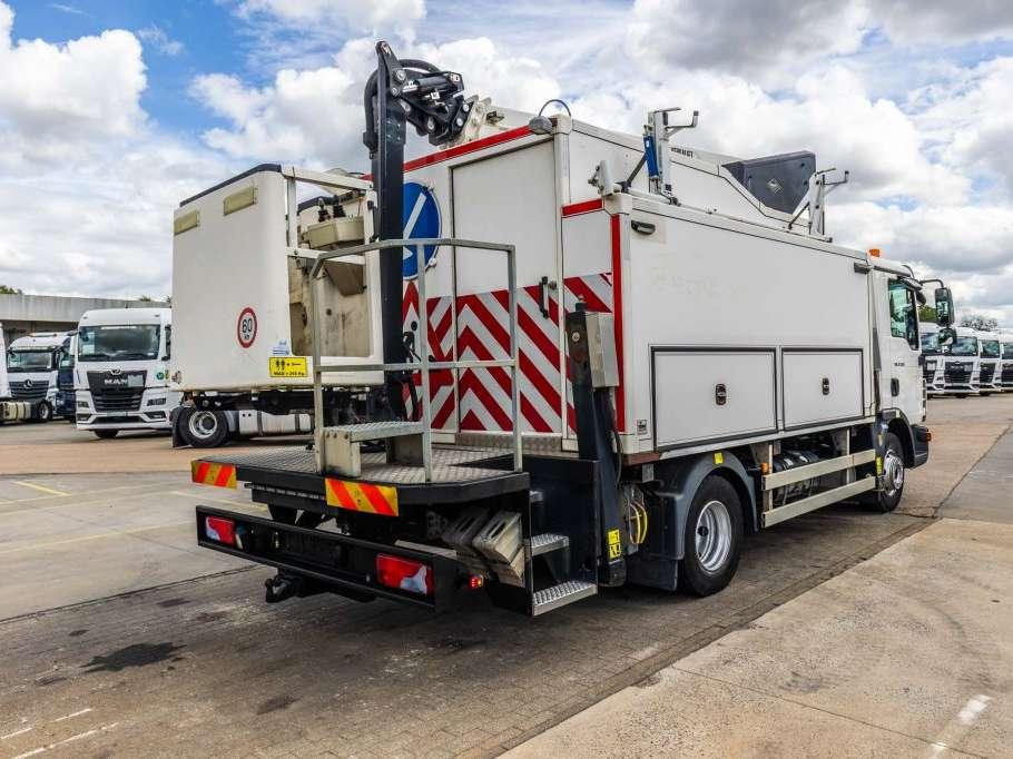 Man TGL 12.220 BL - VERSALIFT VDT 190F Photo 5