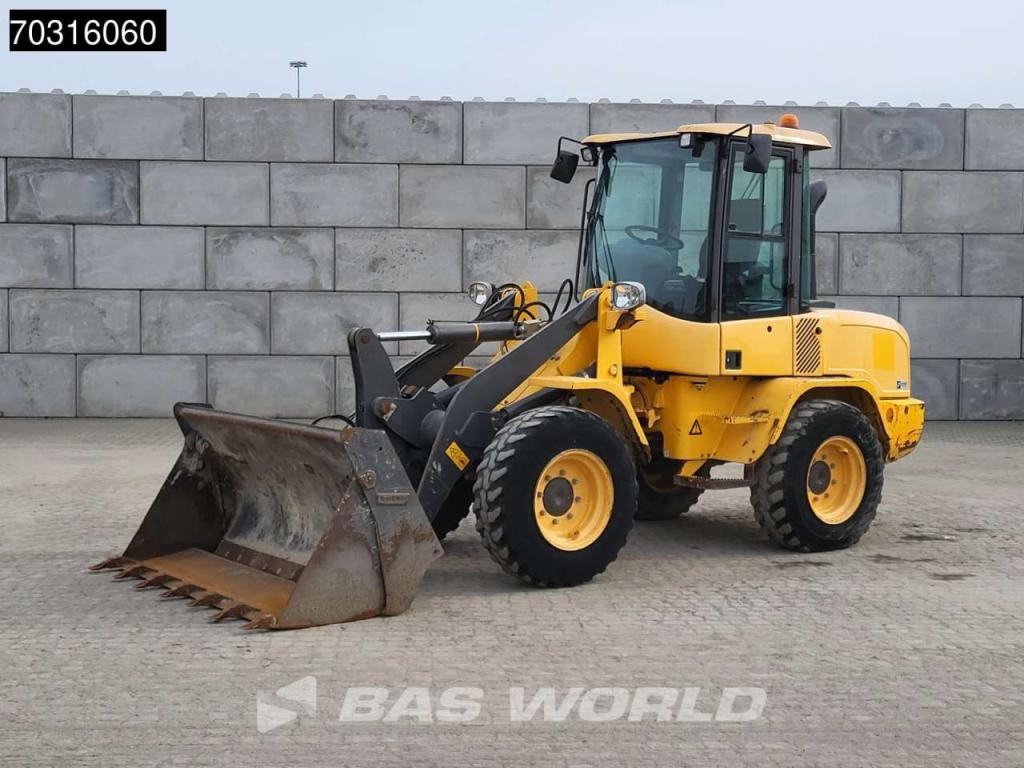 Volvo L30 G Photo 2