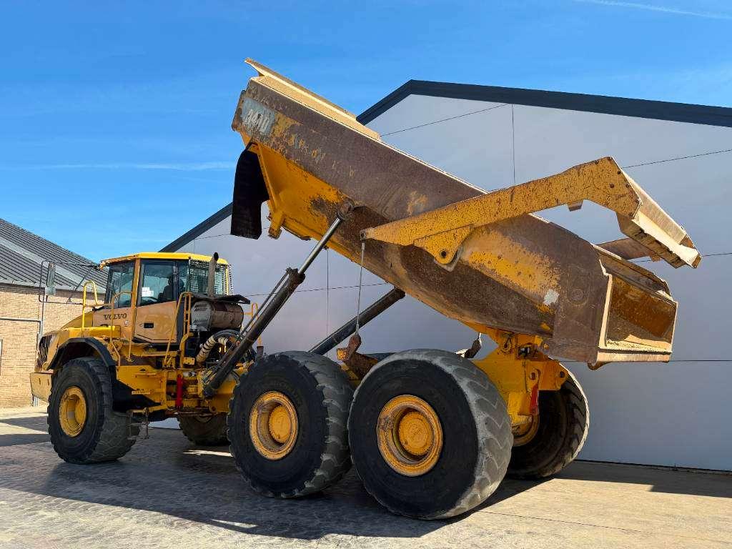 Volvo A40D - Tailgate / Heated Seat Photo 14