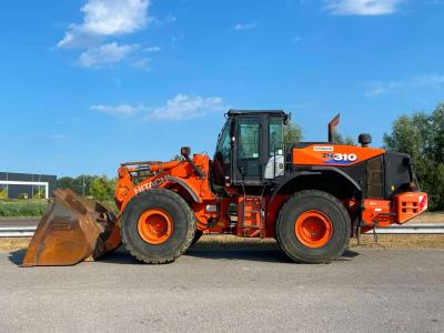 Hitachi ZW310-6 Photo 1