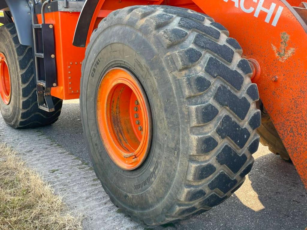 Hitachi ZW310-6 Photo 13