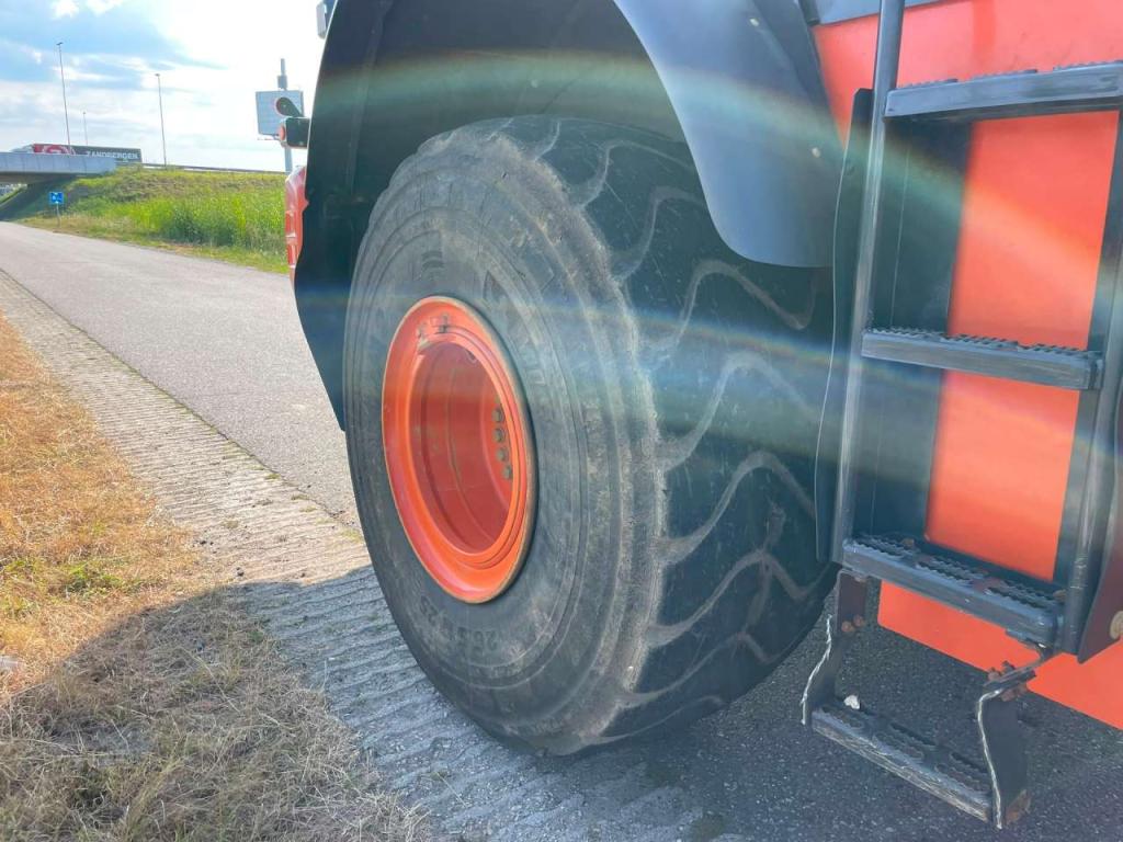 Hitachi ZW310-6 Photo 14