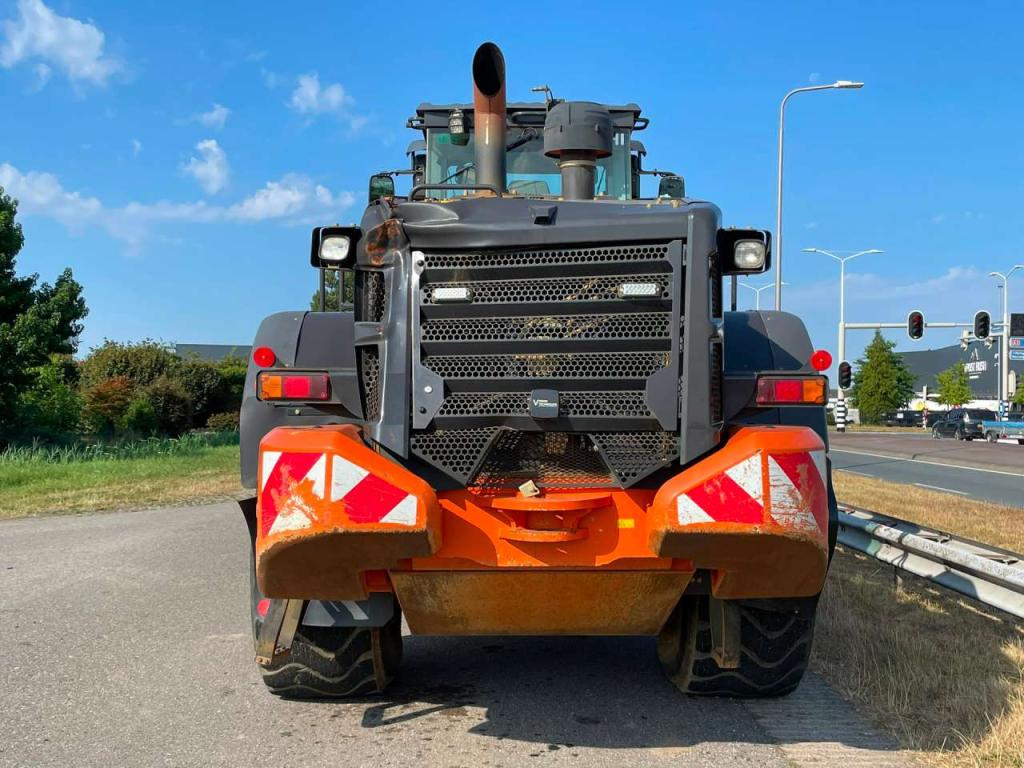 Hitachi ZW310-6 Photo 4