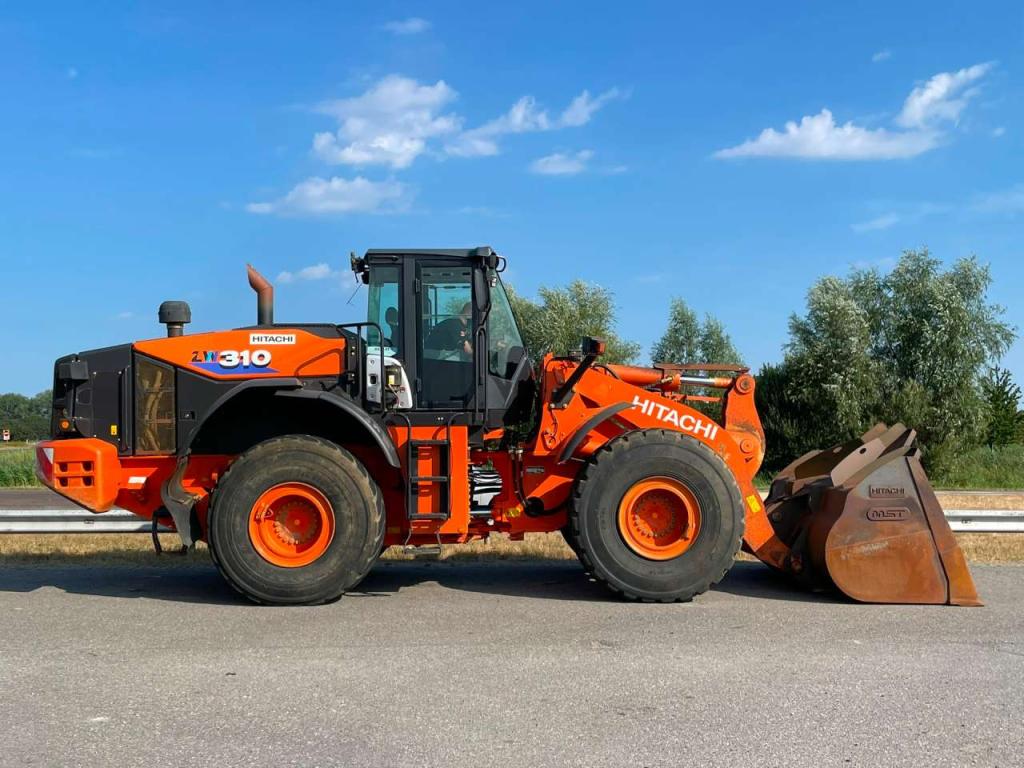 Hitachi ZW310-6 Photo 6