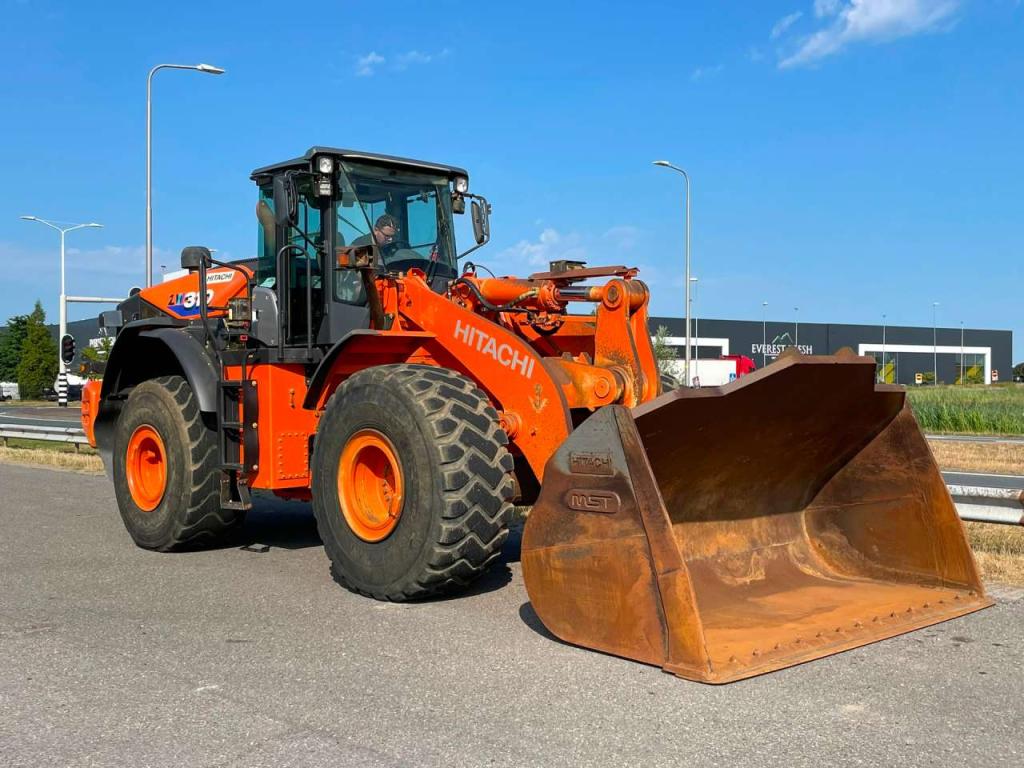 Hitachi ZW310-6 Photo 7