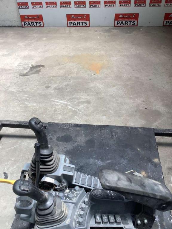 Manipulateur pour Hitachi ZX135 US -7 Photo 2