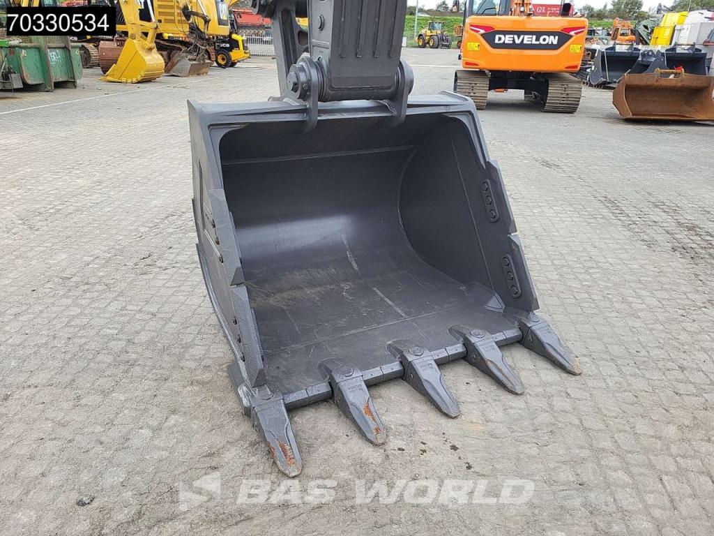 Volvo EC300 D L Photo 14