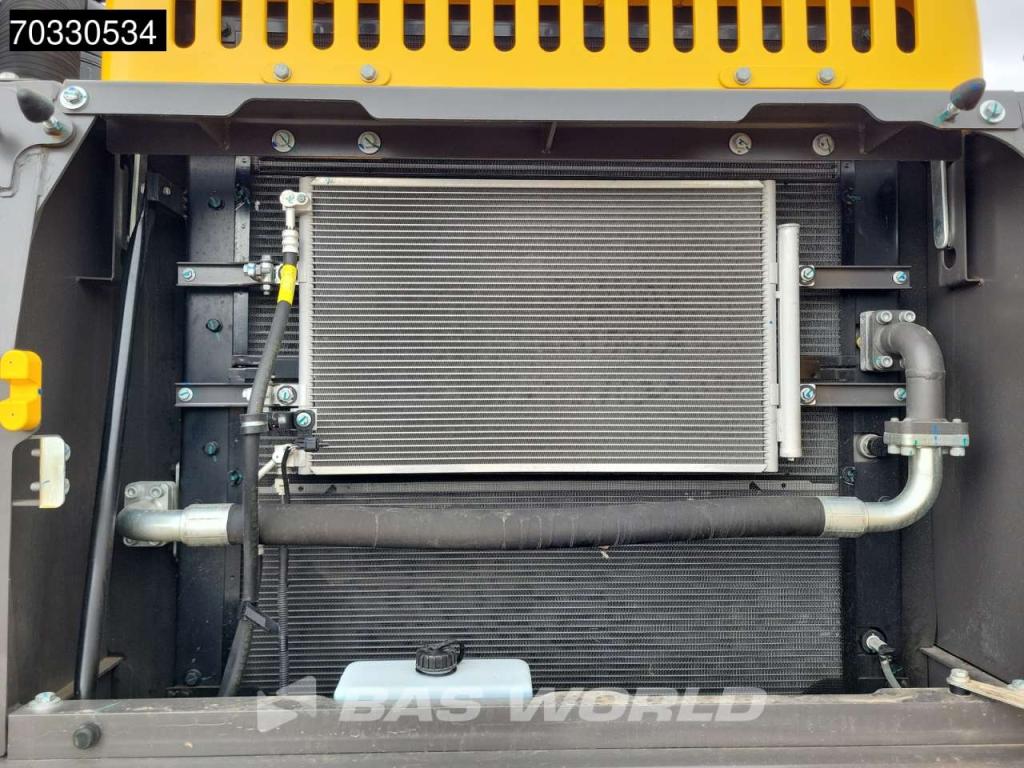 Volvo EC300 D L Photo 25