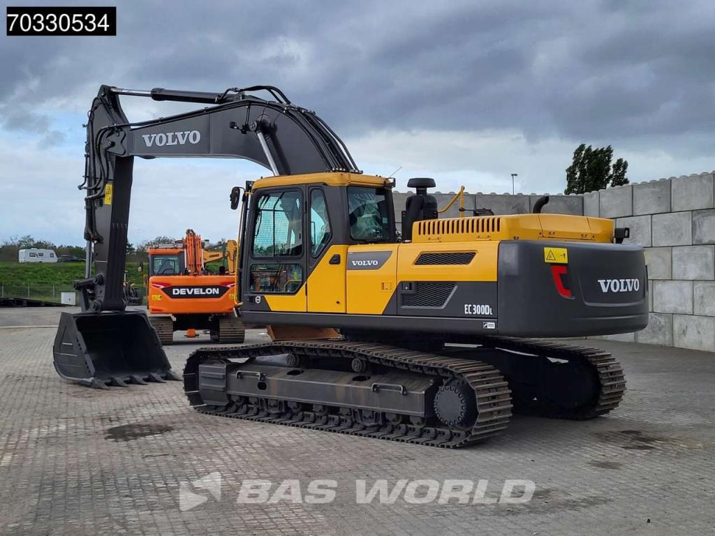 Volvo EC300 D L Photo 5