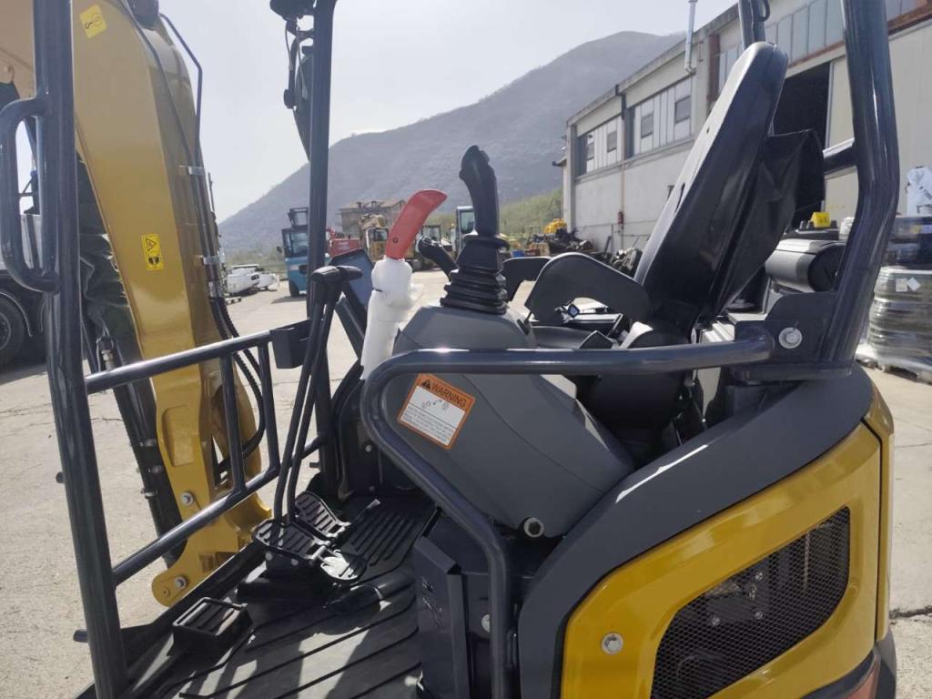 XCMG XE27E Photo 13