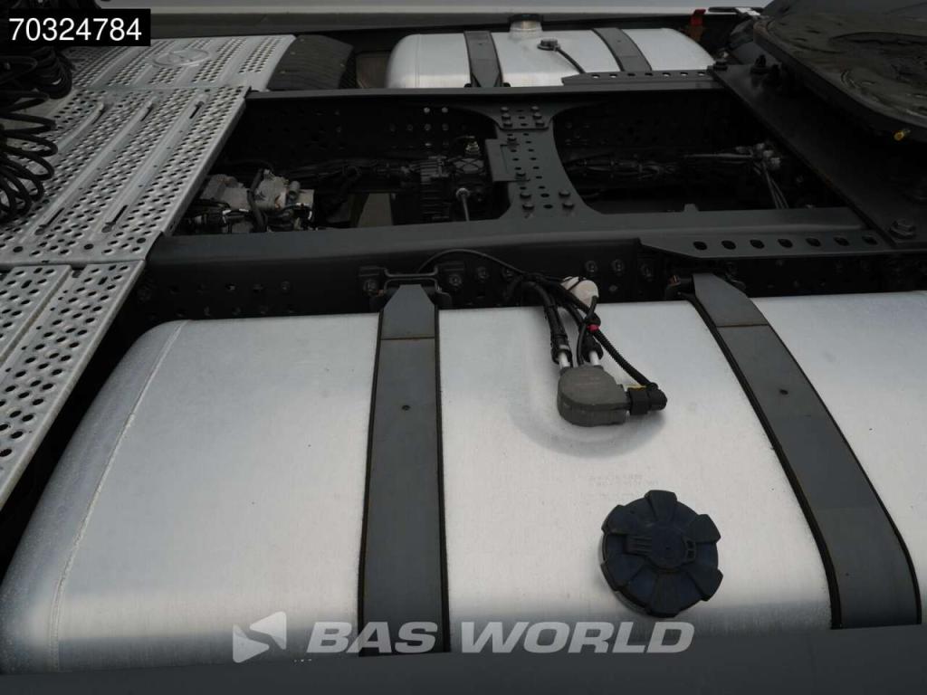 Mercedes-Benz Actros 1848 4X2 StreamSpace Retarder 2xTanks ACC Photo 17
