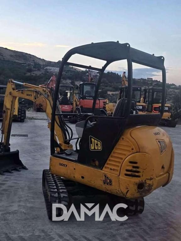 JCB 8017 Photo 2