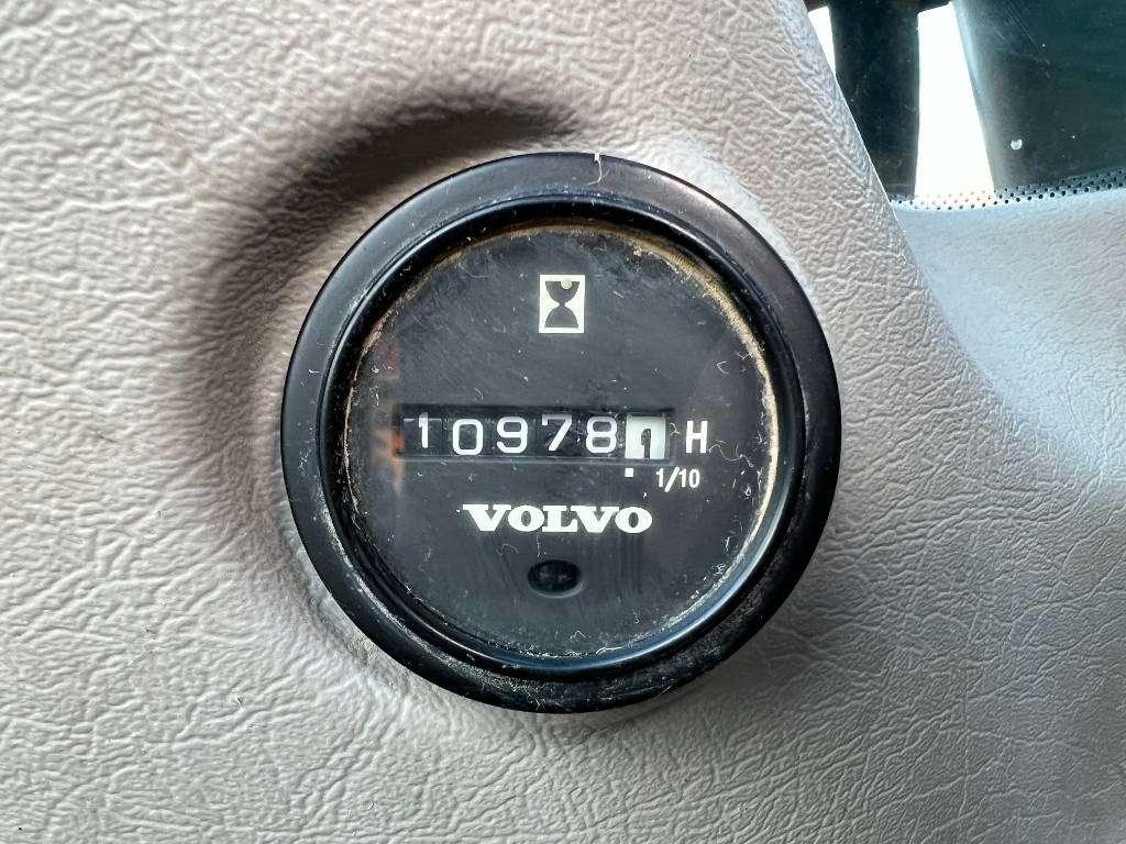 Volvo EW140D - Excellent Condition / Tilting Bucket Photo 19