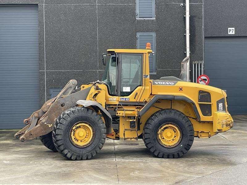 Volvo L 120 G Photo 2