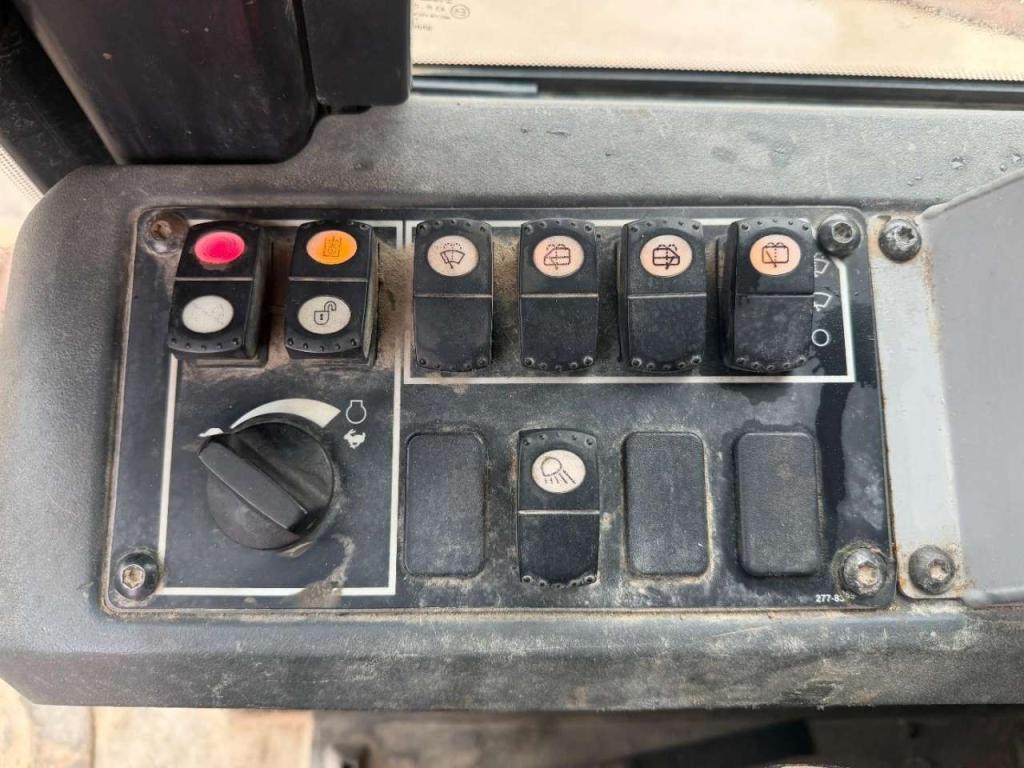 Caterpillar D6K XL Ripper valve // Good condition Photo 29