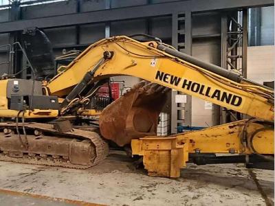 New Holland E265 en vente par Iveco Orecchia Spa