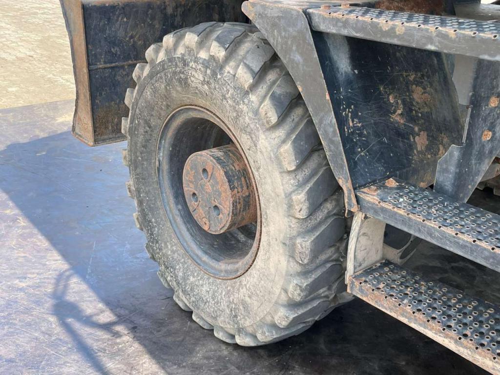 Hitachi ZX170W-5B Photo 14