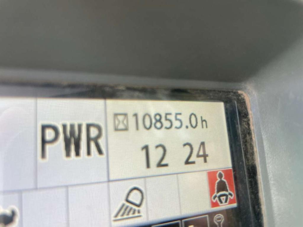 Hitachi ZX170W-5B Photo 19