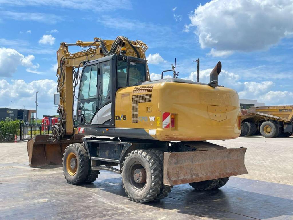 Hitachi ZX170W-5B Photo 3