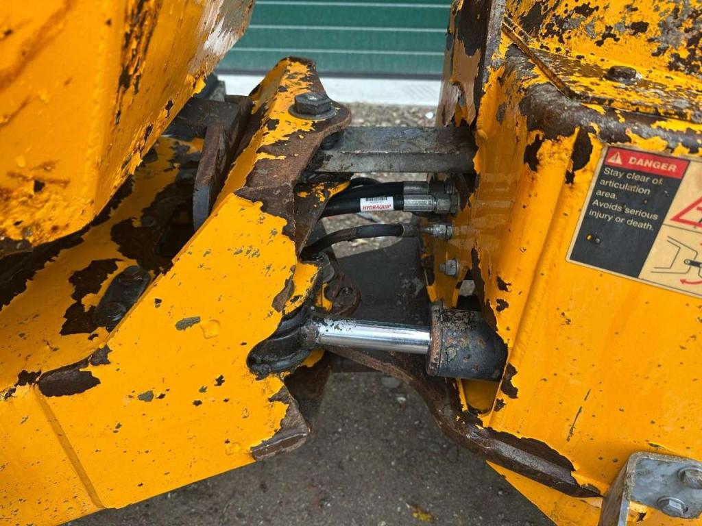 Thwaites 3 Tonne Swivel Photo 14