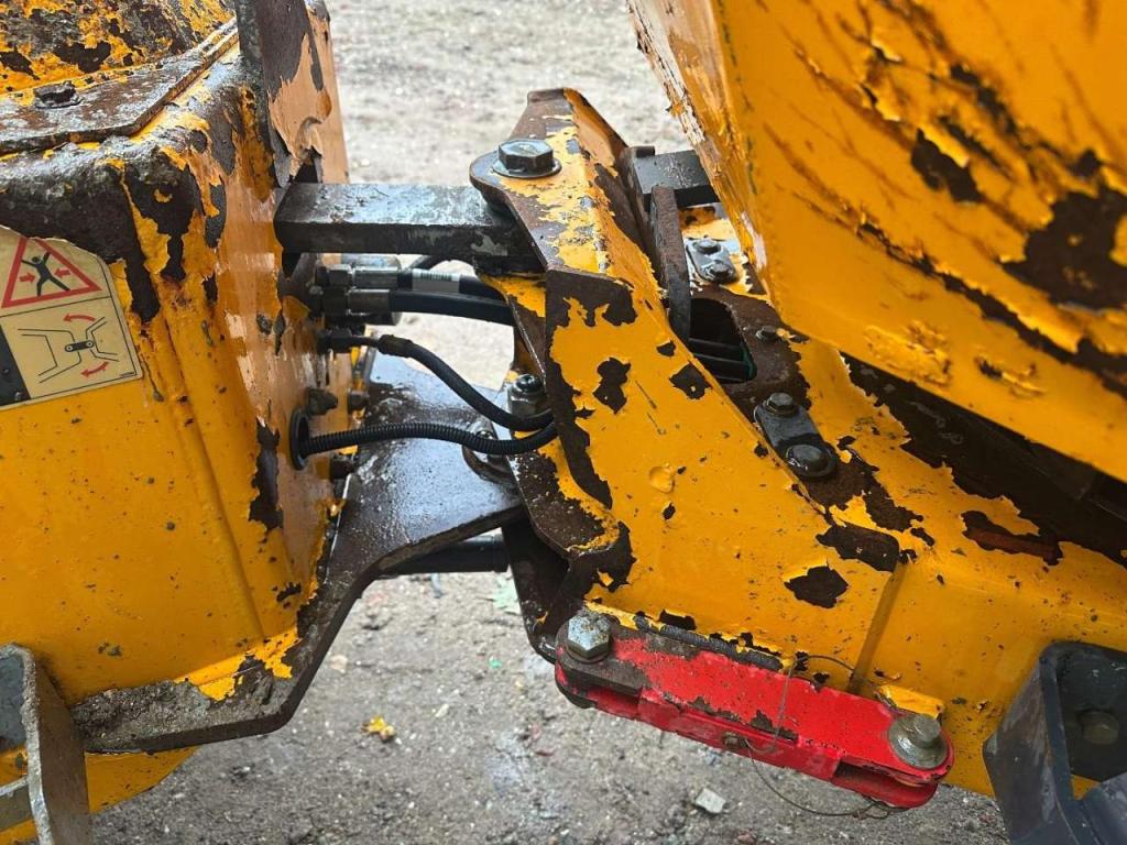 Thwaites 3 Tonne Swivel Photo 15