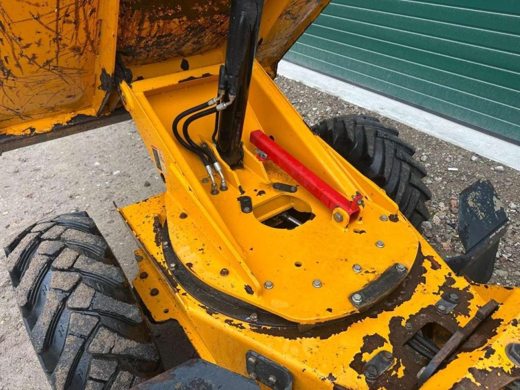 Thwaites 3 Tonne Swivel Photo 16