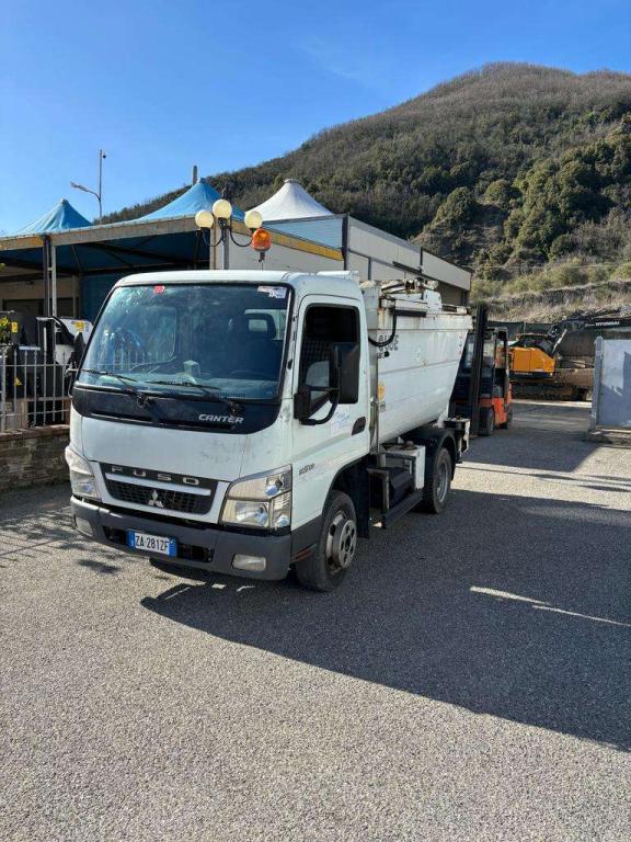 Mitsubishi FUSO FE 74 Photo 1