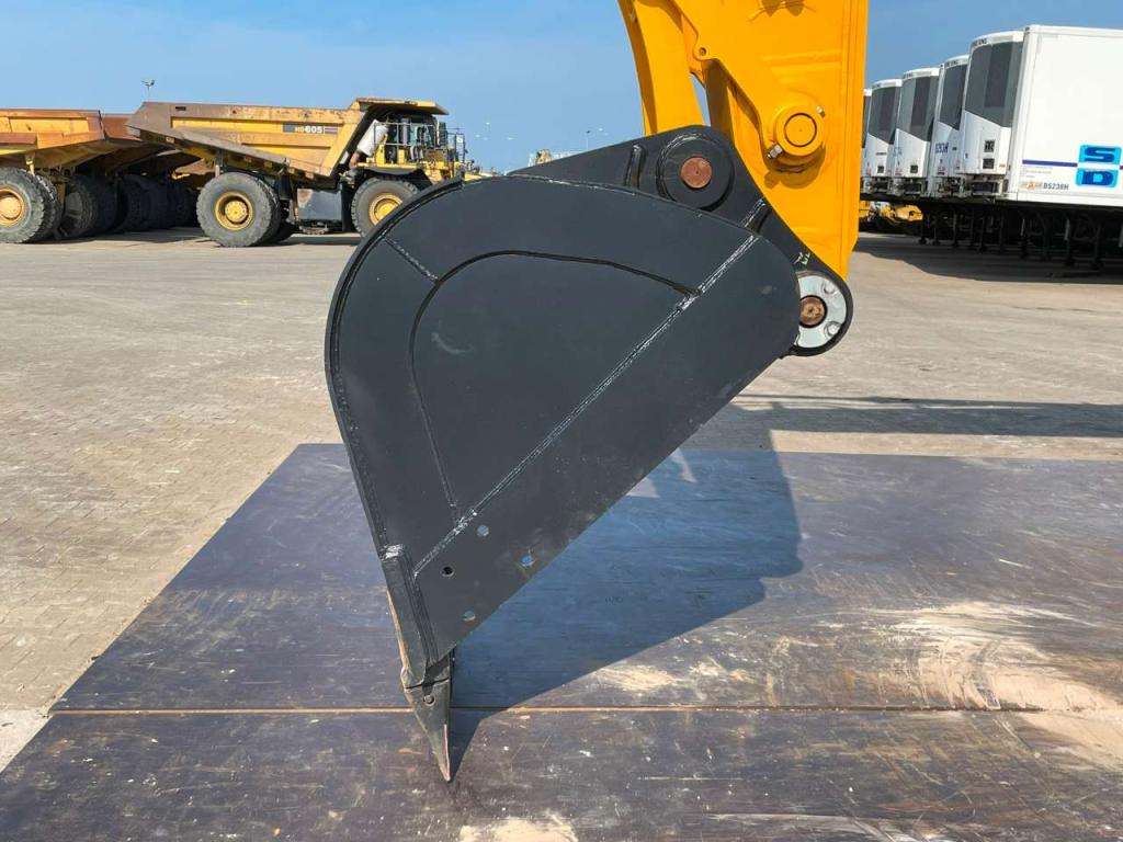 JCB 205 Photo 9