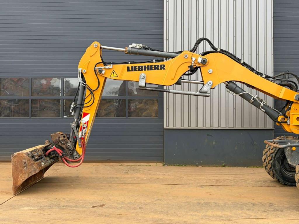 Liebherr 910 Compact Photo 16