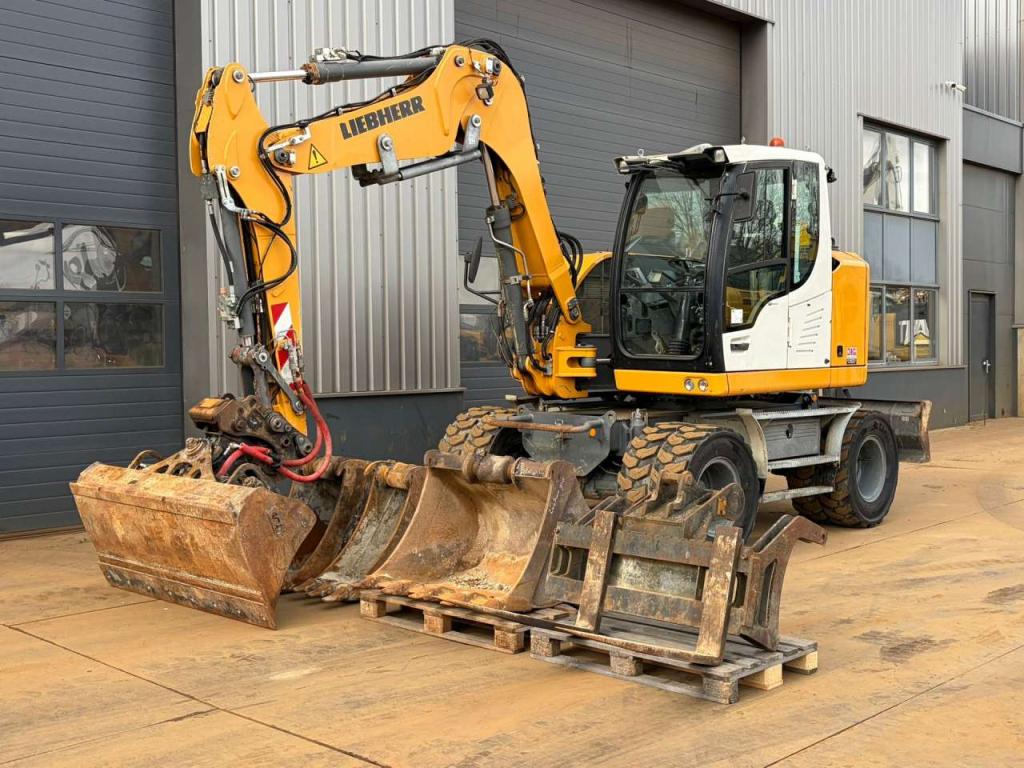 Liebherr 910 Compact Photo 2