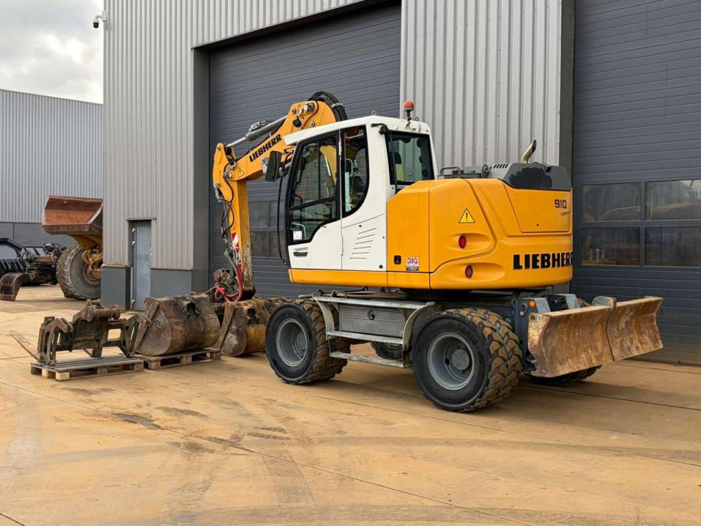 Liebherr 910 Compact Photo 3