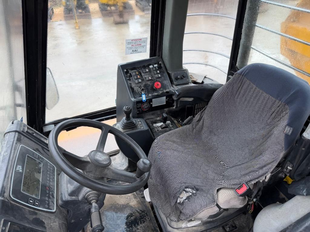 JCB ADT722 Photo 7