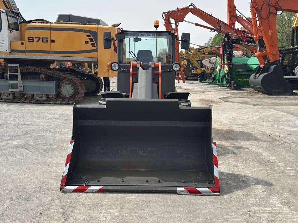 Hitachi ZW75-6C Photo 18