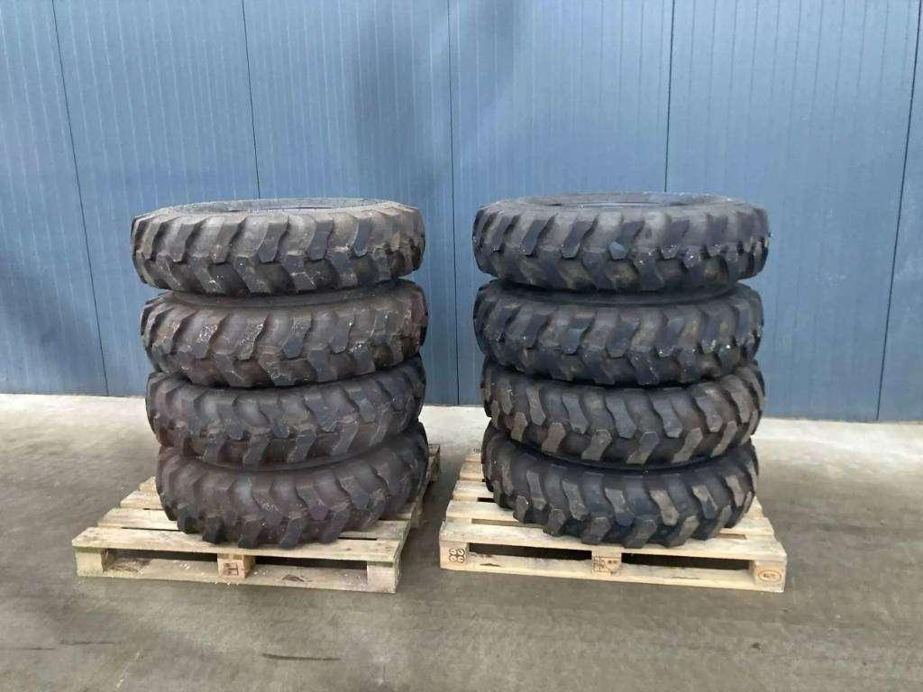 Pneu pour Apollo 1000 x 20 Set / 10.00 x 20: 4x2 Tyres Photo 1